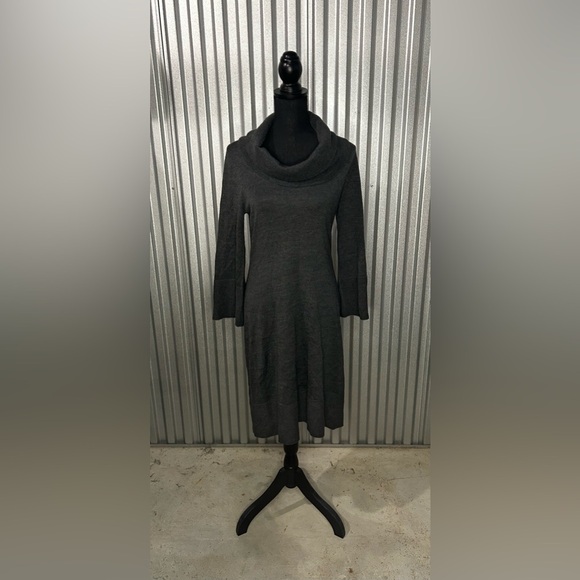 Women’s Saks Fifth Avenue Gray Long Sleeve Turtleneck Wool Sweater Dress Medium - Picture 1 of 4
